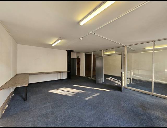 430M² WAREHOUSE TO LET IN LINBRO PARK